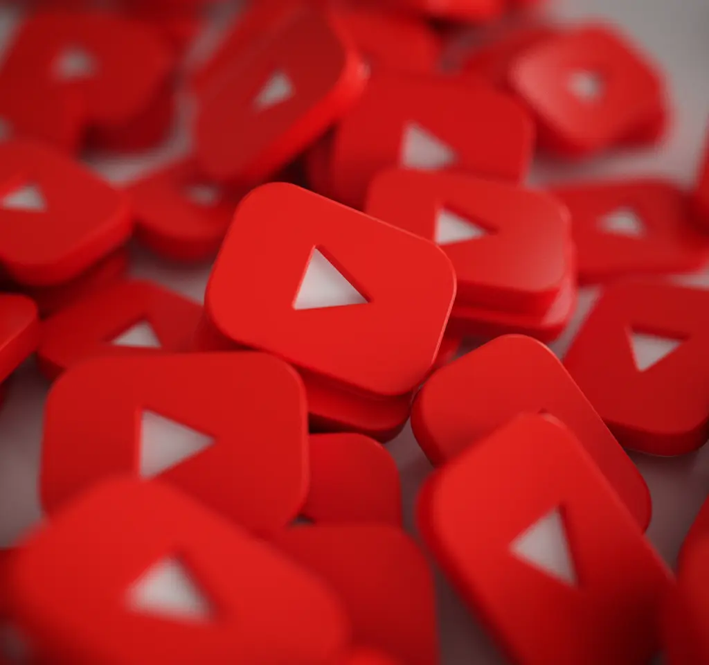 pile 3d play button logos